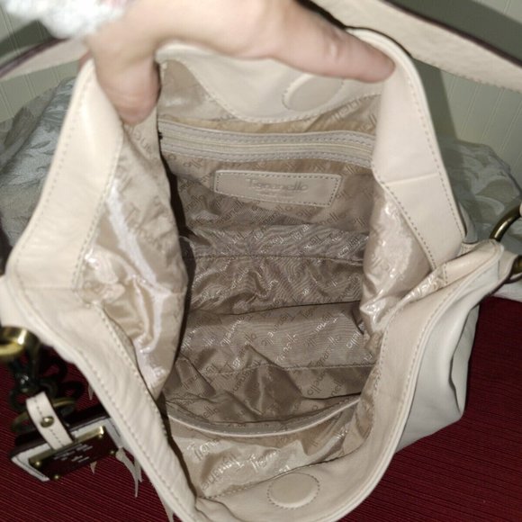 Tignanello Beige 100% Leather Large Shoulder Bag Purse Magnet Close Stud Bottom - Picture 7 of 16
